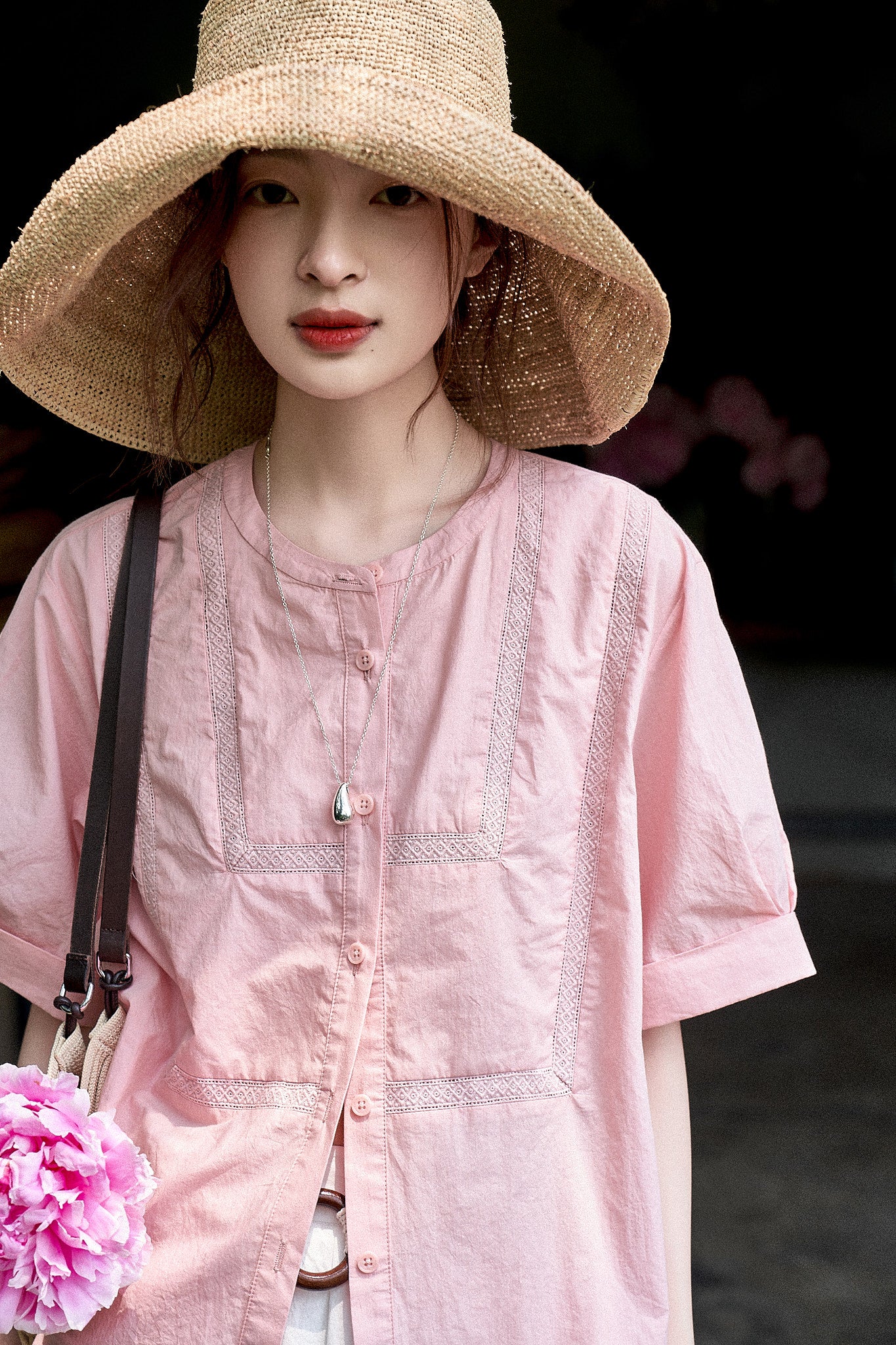 "Heartfelt Baileys" 120-Count High-Density Air-Washed Loose Shirt with Heart Embroidery