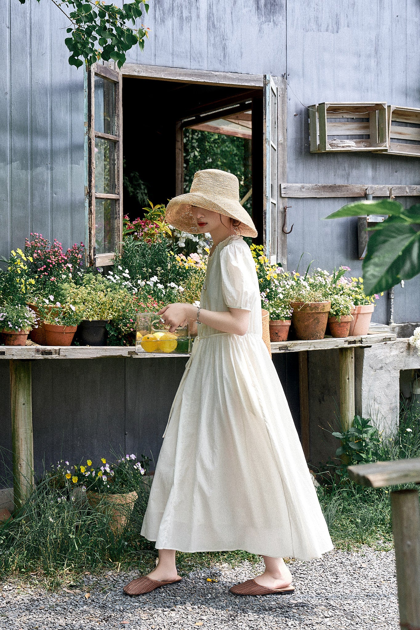 "De Luna White Tea" French-Style Embroidered Hollow-Out Waist-Tightening Dress with a Touch of Elegance